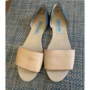 Steve Madden Slip on open sandal Black heel and tan strap over the toes Sz 6 1/2